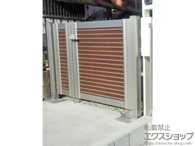 YKKAPの門扉 ルシアス門扉CW02型 横目隠し 両開き親子 複合カラー 門柱使用 施工例