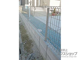 四国化成のフェンス・柵 ニュー・プロメッシュ1F型 自由支柱タイプ 施工例