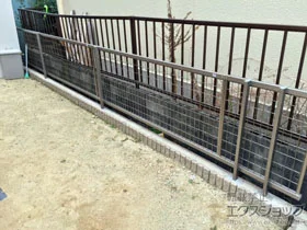 LIXIL リクシル(TOEX)のフェンス・柵 アルメッシュフェンス1型 フリーポールタイプ 施工例