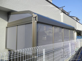 兵庫県姫路市のLIXIL(リクシル)テラス屋根施工例(スピーネ R型 テラス