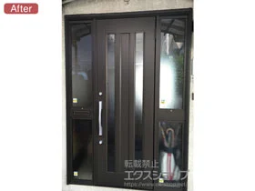 LIXIL リクシル(トステム)の玄関ドア リシェントII アルミ仕様 両袖中桟付ポスト付仕様(ランマ無)R C16型 施工例