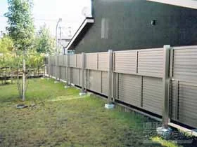 LIXIL リクシル(TOEX)のフェンス・柵 プレスタフェンス5型 多段柱 施工例