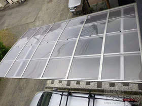 YKKAPのカーポート レイナポートグラン 積雪〜20cm対応＋屋根ふき材補強部品 1セット 施工例