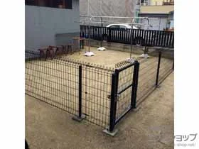 積水樹脂(セキスイ)のフェンス・柵 メッシュフェンスG10-R 自在柱 施工例