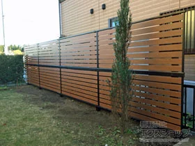 YKKAPのフェンス・柵 シンプレオフェンスT2型 縦格子16本 自由柱施工 施工例