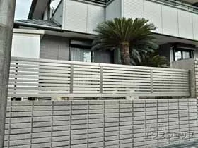 LIXIL(リクシル)のフェンス・柵 ライシスフェンス 3型 太横桟 フリーポールタイプ【3.5m+3.5ｍ】 施工例