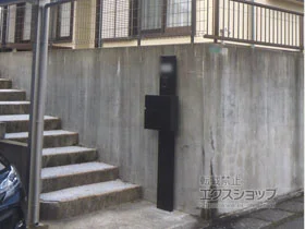 YKKAPのポスト・門柱・宅配ボックス ルシアス 機能門柱 B01型 #04 施工例