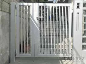 LIXIL(リクシル)の門扉 プレスタ門扉 2型 細たて桟 両開き親子 門柱仕様 施工例