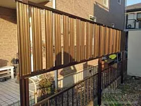 三協アルミのフェンス・柵 ニューアイシャノン 1型 多段支柱 フリー支柱タイプ 施工例
