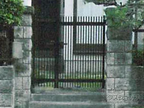 LIXIL リクシル(TOEX)の門扉 ハイ千峰 両開き親子　柱使用 施工例
