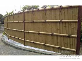 タカショーのフェンス・柵 e-バンブーユニット こだわり竹 建仁寺垣 片面仕様 間仕切柱 焼丸太柱 施工例