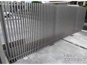 YKKAPのフェンス・柵 ルシアススクリーンフェンスS02型 たて格子 自由柱施工 施工例