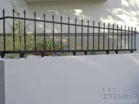 YKKAPのフェンス・柵 トラディシオンフェンス1型 自由柱施工 施工例