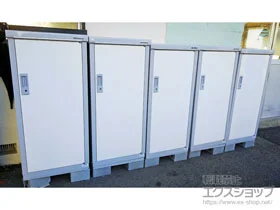 イナバの物置 アイビーストッカー 600×515×1303 BJX-065C-FW 施工例