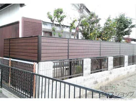 YKKAPのフェンス・柵 ルシアスフェンスF02型 横目隠しタイプ 2段支柱施工(西面下段パネル) 施工例