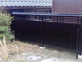 三協アルミのフェンス・柵 大和塀2型 間仕切りタイプ 施工例