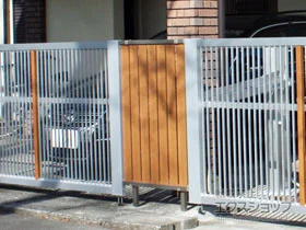 三協アルミのフェンス・柵 シャトレナ M2型 フリー支柱タイプ 施工例