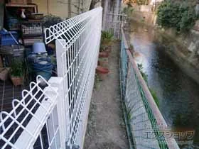 積水樹脂(セキスイ)のフェンス・柵 【ご提案】メッシュフェンス G10-R 自由柱 施工例