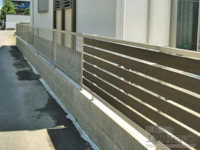 LIXIL(リクシル)のフェンス・柵 アルメッシュフェンス1型 フリーポールタイプ 施工例