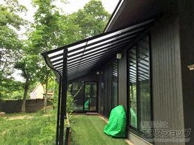 LIXIL(リクシル)のテラス屋根 スピーネ F型 1500 テラスタイプ 連棟 積雪〜50cm対応 施工例