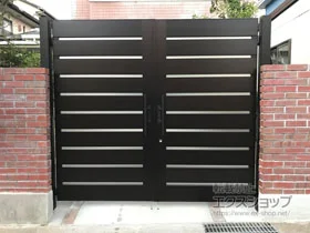 三協アルミの門扉 フレイナハイタイプ YPH型 形材タイプ 両開き 門柱タイプ 施工例