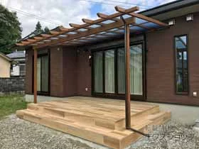 YKKAPのテラス屋根 サザンテラス (パーゴラ仕様) テラスタイプ 単体 施工例