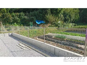 YKKAPのフェンス・柵 イーネットフェンス2M型 間仕切柱施工 施工例