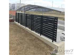 YKKAPのフェンス・柵 ルシアスフェンスF04型 横半目隠し 自由柱施工  複合カラー 施工例