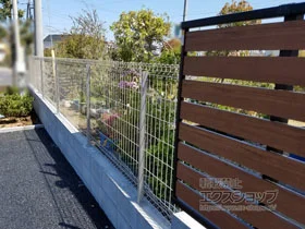 YKKAPのフェンス・柵 イーネットフェンス 2F型　自由柱タイプ 施工例