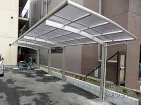YKKAPのカーポート レイナポートグラン 縦連棟　積雪〜20cm対応 施工例