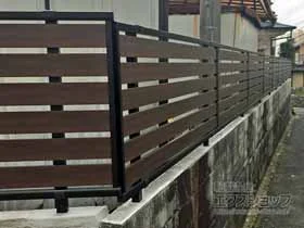 YKKAPのフェンス・柵 モクアルフェンス 横板タイプ　自由柱施工 施工例
