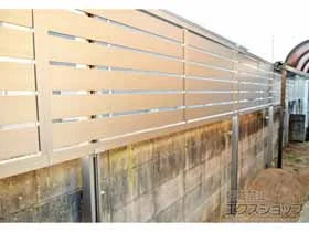 LIXIL リクシル(新日軽)のフェンス セレビューフェンス R3型 2段柱 60角 施工例