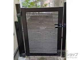 YKKAPの門扉 【特注】シンプレオ門扉1型 横格子 片開き 門柱使用 施工例