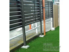 LIXIL リクシル(新日軽)のフェンス セレビューフェンス R3型 2段支柱[控え柱なし・60角]（パネル1段） 施工例