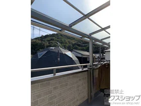 YKKAPのバルコニー屋根 ソラリア F型 屋根タイプ 連棟 積雪〜20cm対応 施工例