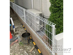 YKKAPのフェンス・柵 イーネットフェンス2F型　　自由柱 施工例