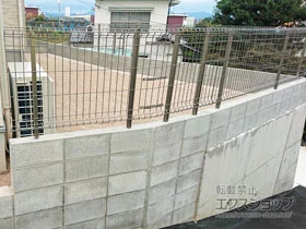 三協アルミのフェンス・柵 ユメッシュE型　フリー支柱タイプ 施工例