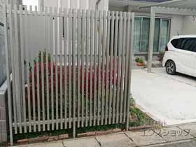 YKKAPのフェンス・柵 リレーリアフェンス2N型 たて格子 間仕切り柱施工 施工例