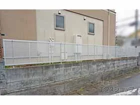LIXIL(リクシル)のフェンス・柵 ライシスフェンス 1型 細横桟 フリーポールタイプ 施工例