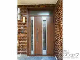 LIXIL リクシル(トステム)の玄関ドア リシェント玄関ドア3 断熱K4仕様 手動 親子仕様(ランマ付)R M77型 施工例