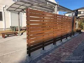 FandFのフェンス・柵 マイティウッド デコ 板12段 　すき間20ｍｍ 施工例