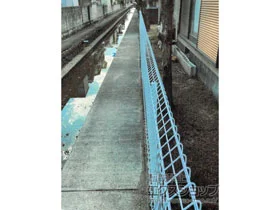 積水樹脂(セキスイ)のフェンス・柵 メッシュフェンス G10-R　自由柱 施工例