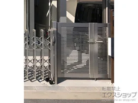 YKKAPの門扉 シンプレオ門扉1型 横格子 両開き親子 門柱使用 施工例