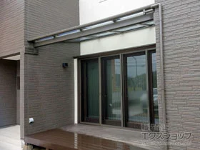 LIXIL(リクシル)のテラス屋根 スピーネ F型 テラスタイプ 単体 積雪〜50cm対応※両袖納まり 施工例