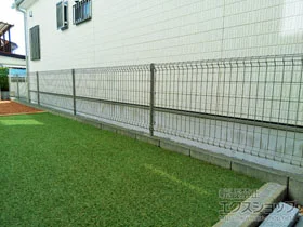積水樹脂(セキスイ)のフェンス・柵 メッシュフェンス BB 自在柱 施工例