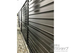 積水樹脂(セキスイ)のフェンス めかくし塀V型 簡易遮音 高尺タイプ 間仕切柱 施工例