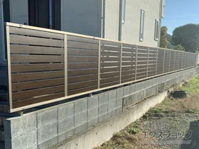 三協アルミのフェンス・柵 シャトレナ M1型 フリー支柱タイプ 施工例