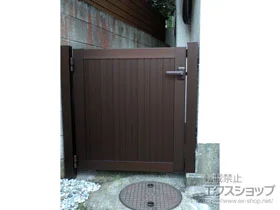 YKKAPの門扉 シンプレオ門扉6型 たて目隠し 片開き 門柱使用 施工例
