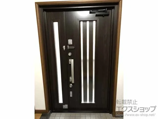 LIXIL リクシル(トステム)の玄関ドア リシェント玄関ドア3 断熱K4仕様 親子仕様(ランマ無)L M27型 ※カザスプラス仕様 施工例