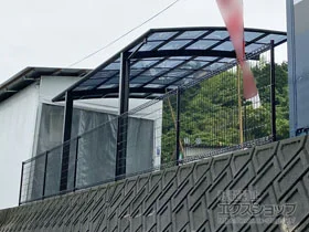 積水樹脂(セキスイ)のフェンス・柵 メッシュフェンス M0 間仕切柱 施工例